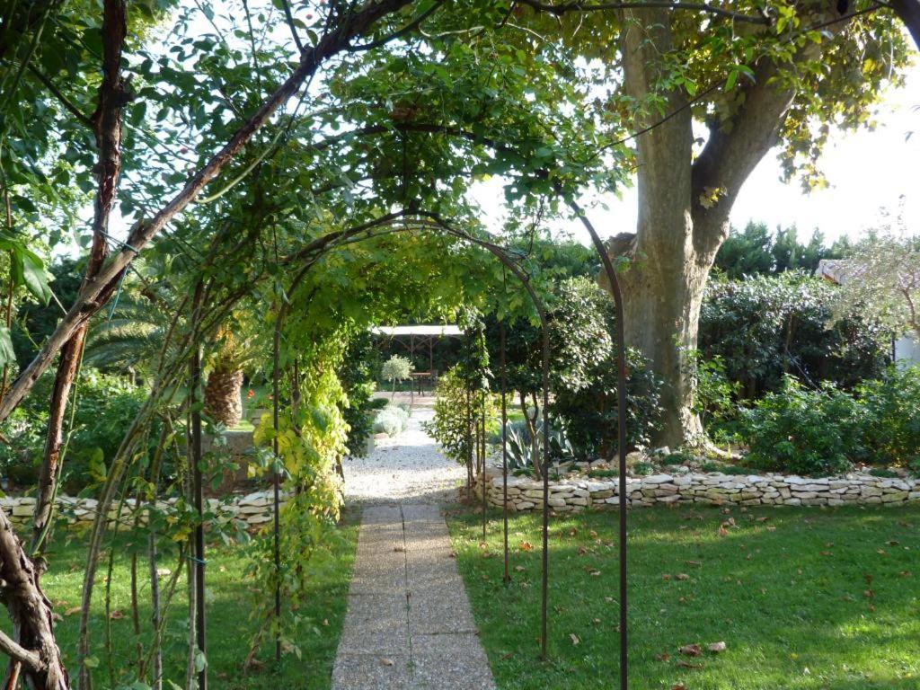Bed and Breakfast Mas De Capelou Avignon Exterior foto