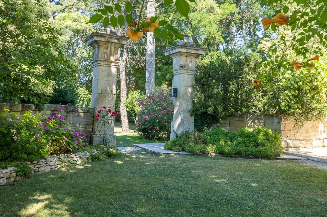 Bed and Breakfast Mas De Capelou Avignon Exterior foto